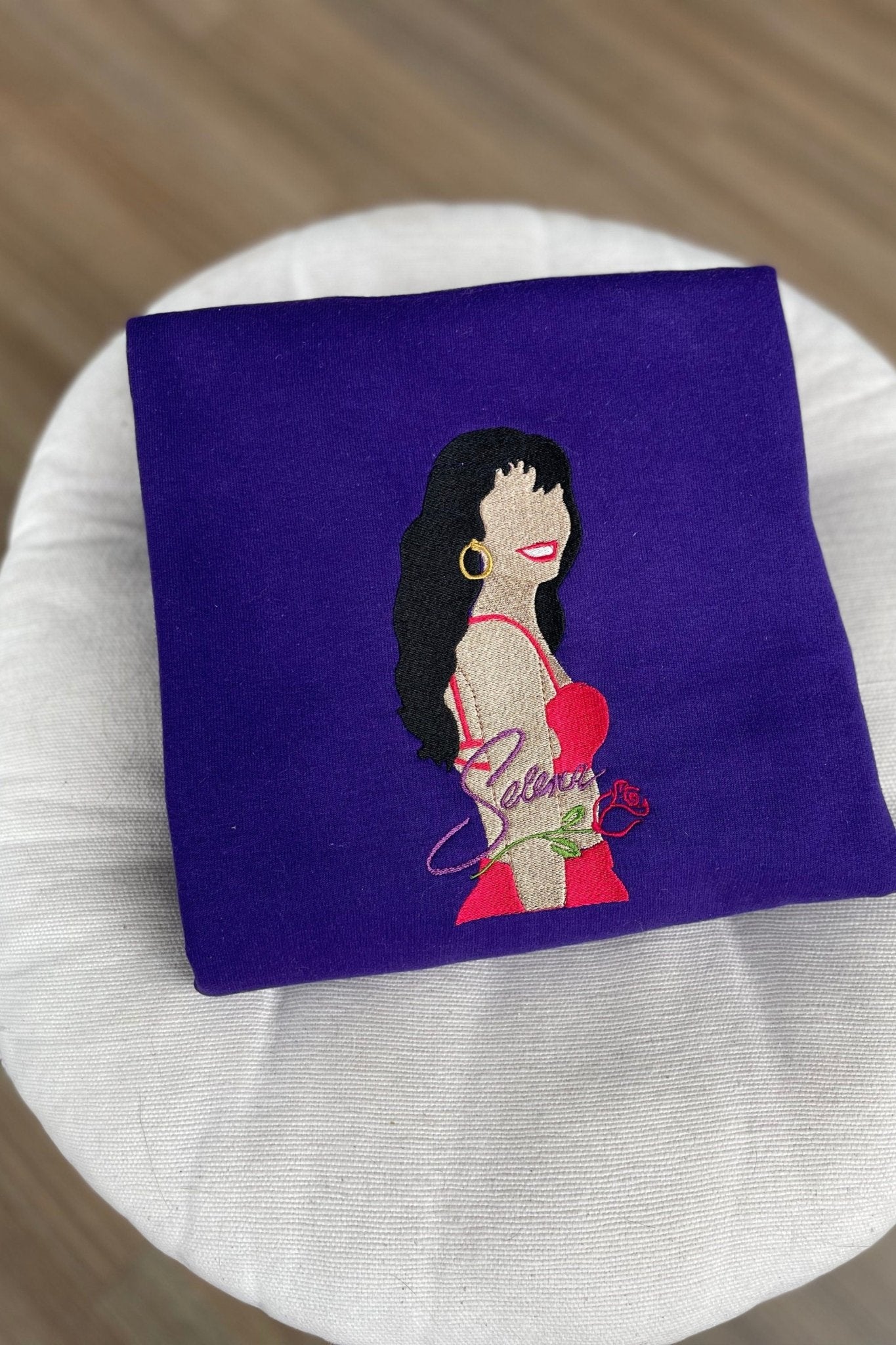 Selena Embroidered Crewneck Sweatshirt - Selena Quintanilla - Embroiderzilla