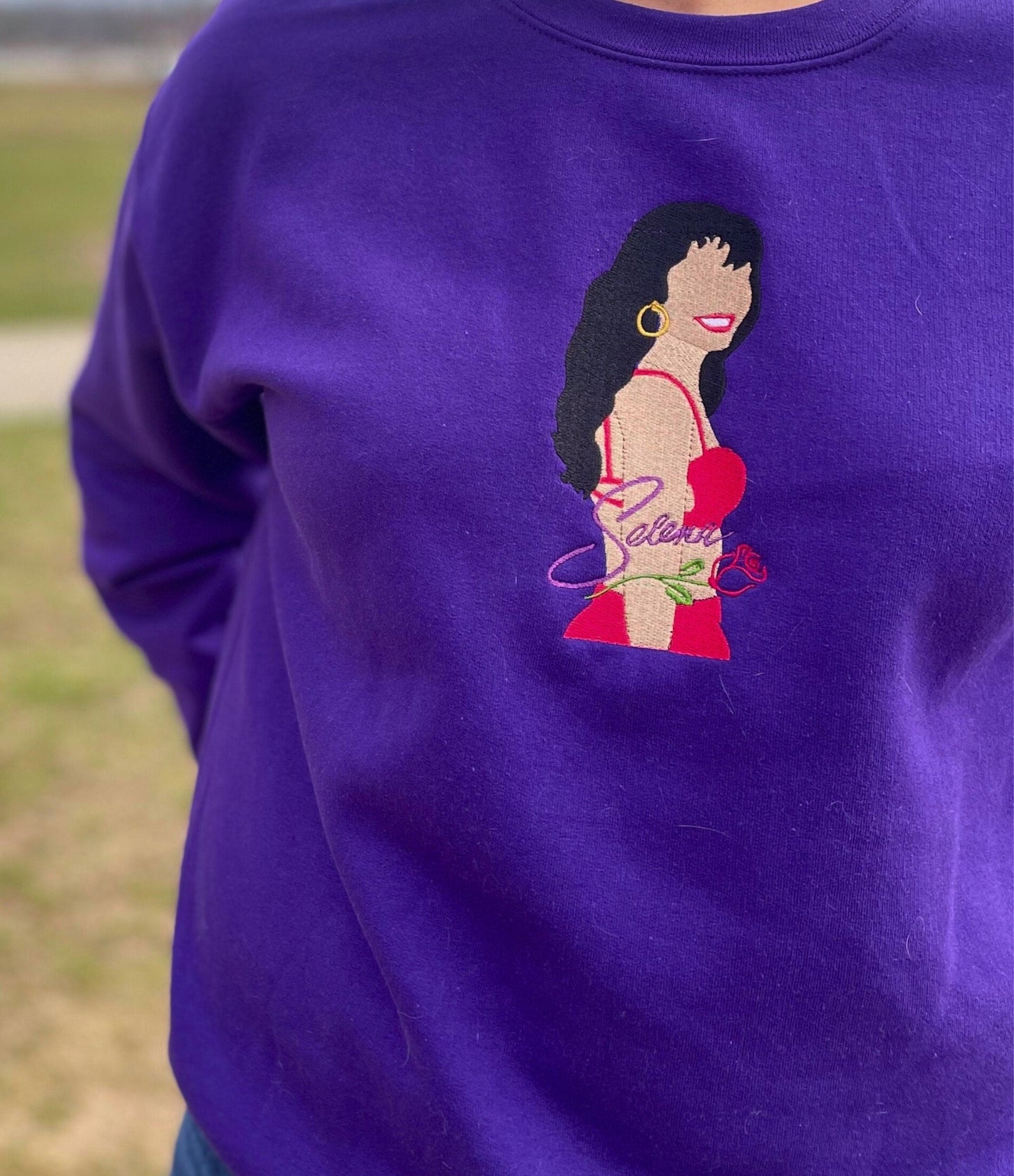 Selena Embroidered Crewneck Sweatshirt - Selena Quintanilla - Embroiderzilla